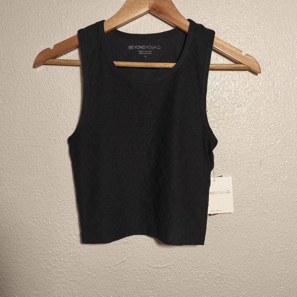 Beyond Yoga x Barre3 Textured Diamond Crop Top sz S Black Pilates Athleisure